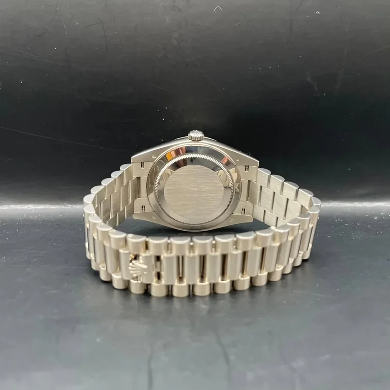 Thumb Day-Date 40 White Gold / Green - Roman