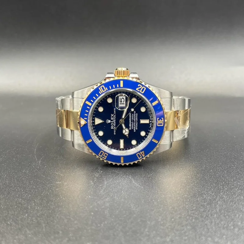 Thumb Submariner Date 41 Stainless Steel / Yellow Gold / Blue