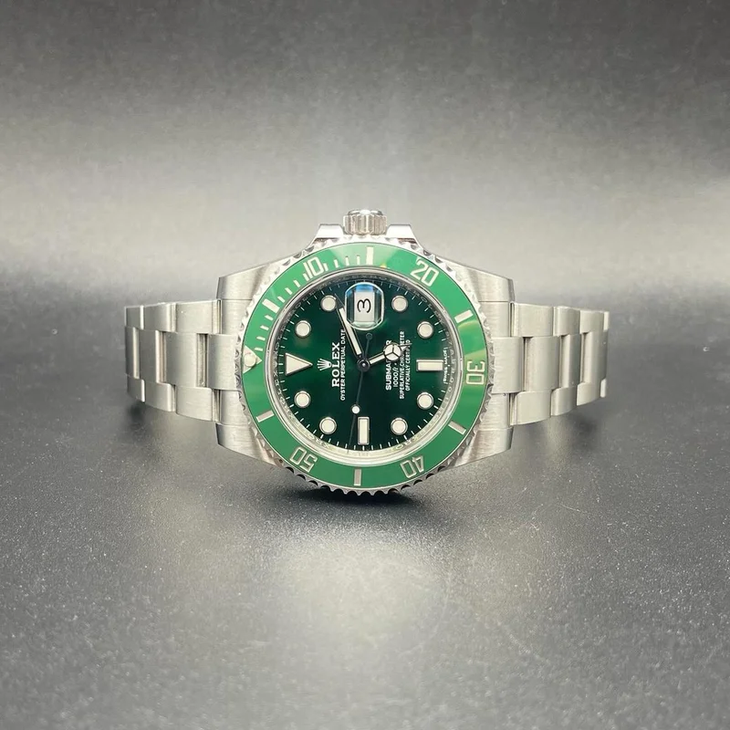 Submariner Date Stainless Steel / Green / Cerachom