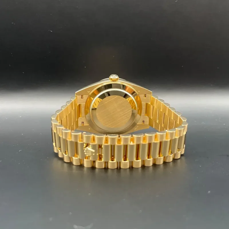 Thumb Day-Date 40 Yellow Gold / Green - Roman