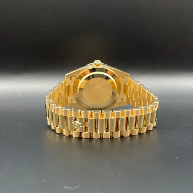 Thumb Day-Date 40 Yellow Gold / Green - Roman