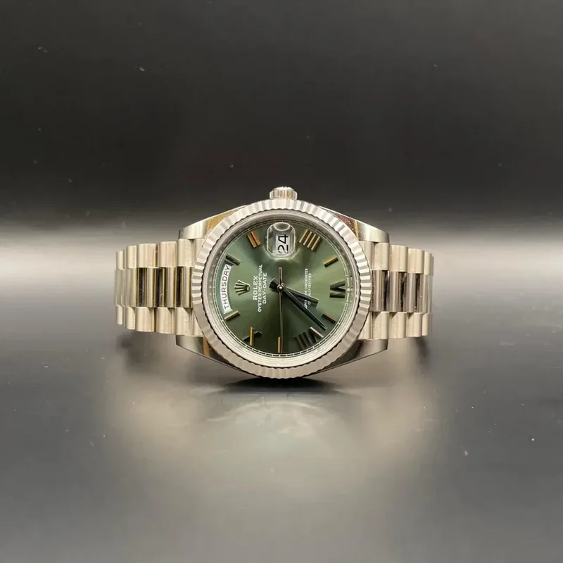 Day-Date 40 White Gold / Green - Roman