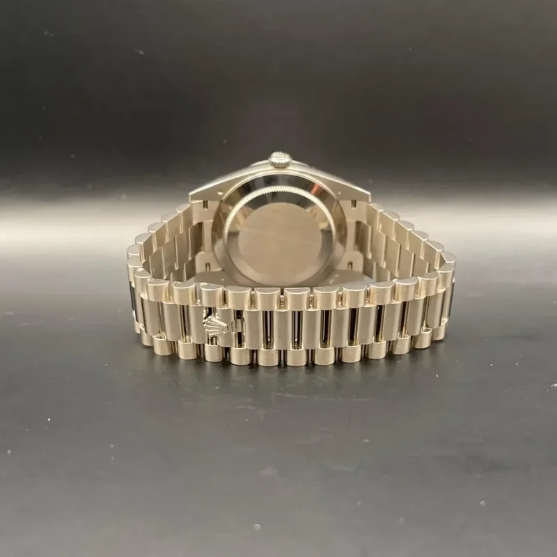 Thumb Day-Date 40 White Gold / Green - Roman