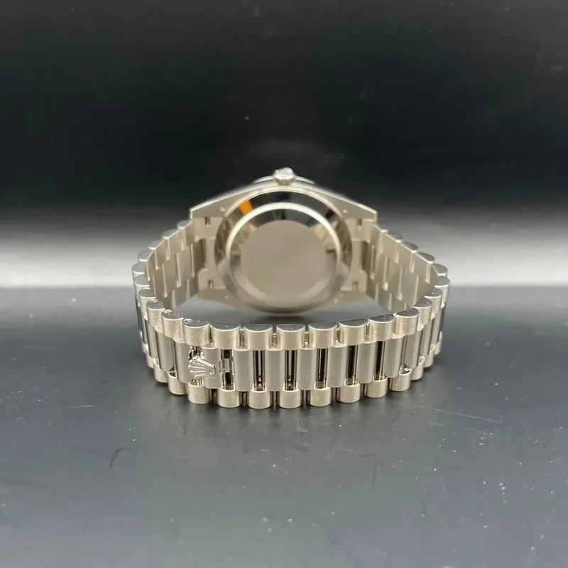 Thumb Day-Date 40 White Gold / Blue - Roman