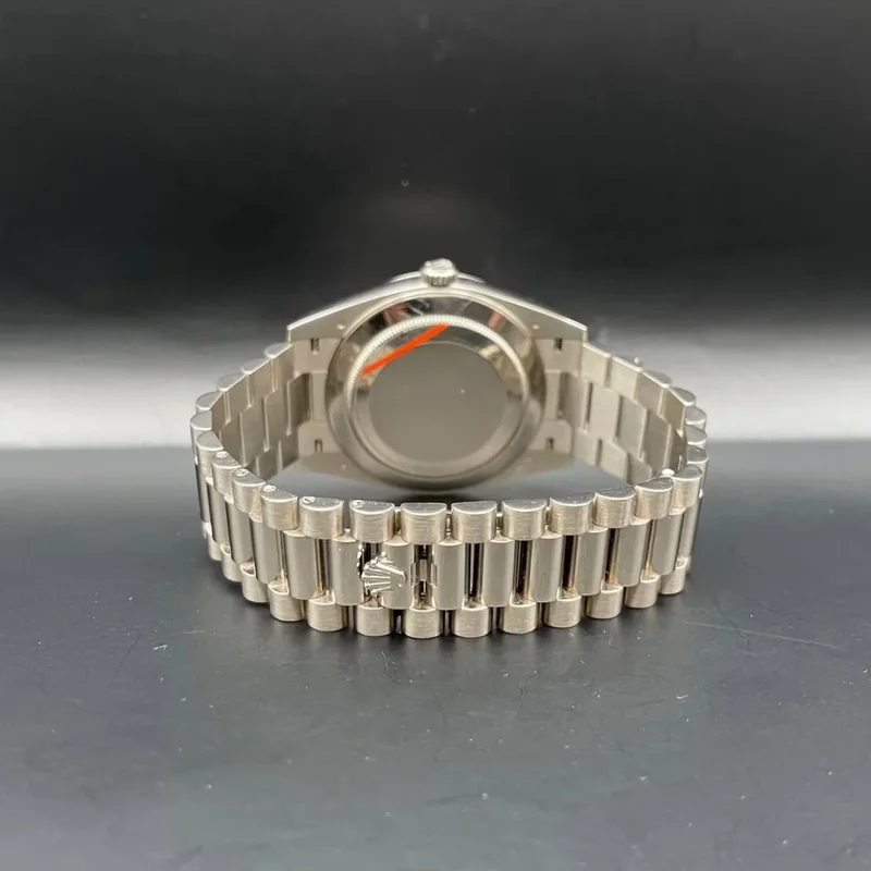 Thumb Day-Date 40 White Gold / Green - Roman