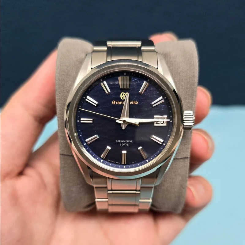 Spring Drive Evolution 9 Stainless Steel / Lake Suwa / Bracelet