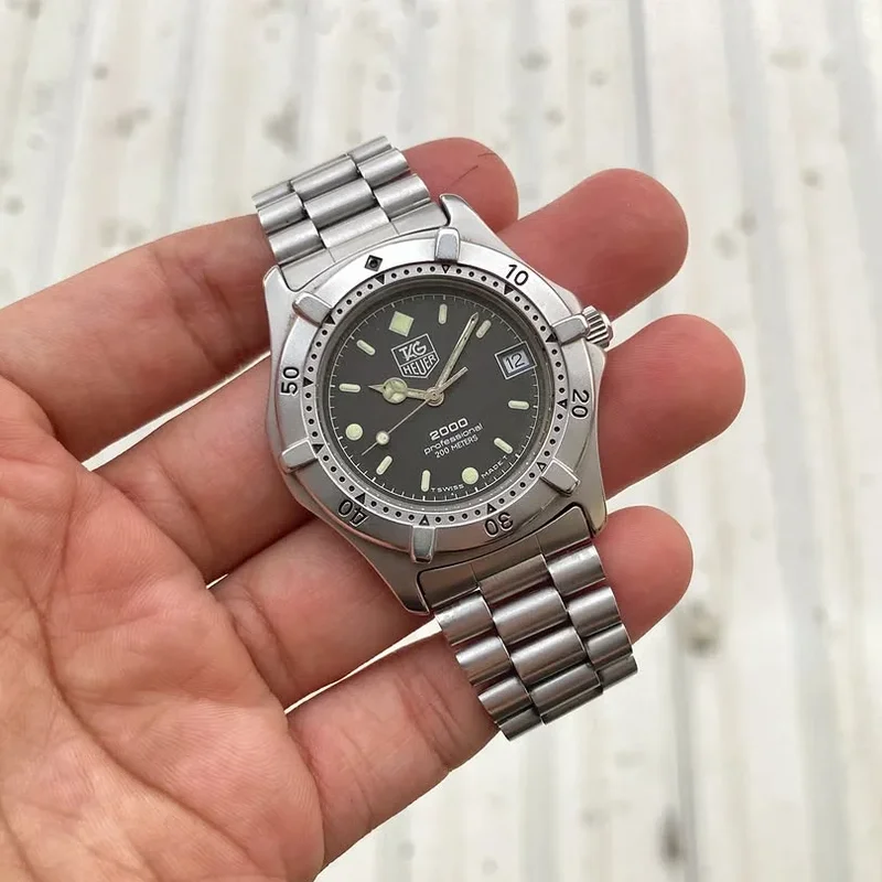 2000 Quartz Stainless Steel 