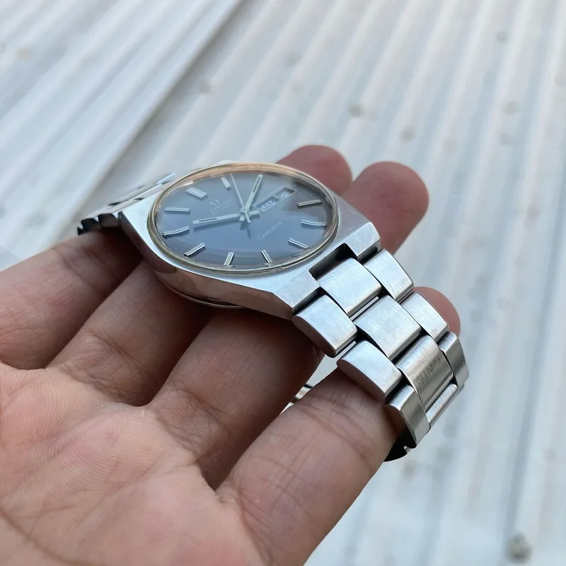 Thumb Omega Geneve