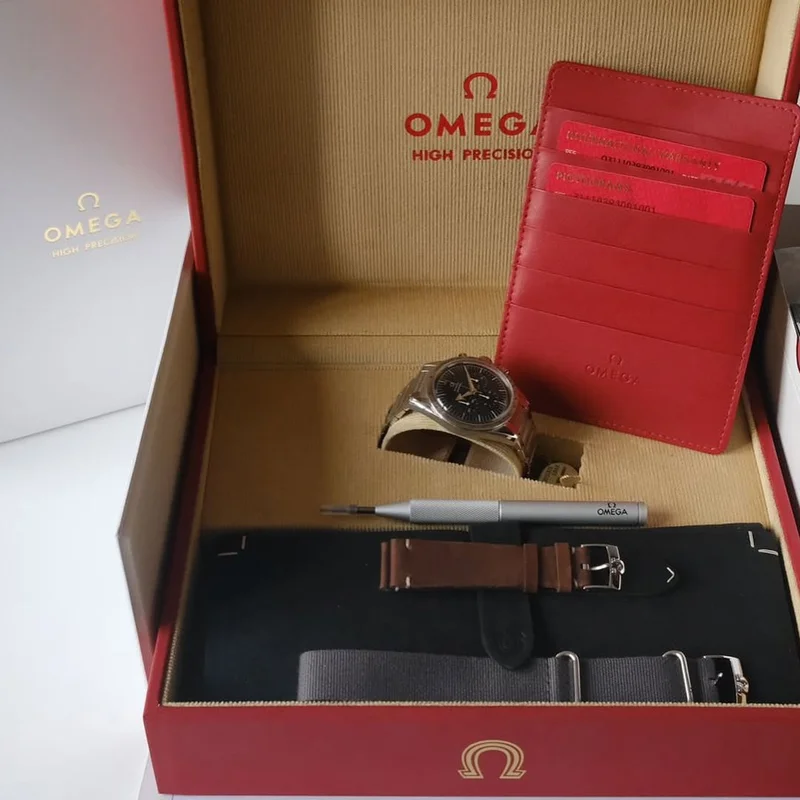 Thumb Speedmaster 60th Anniversary / Trilogy Box