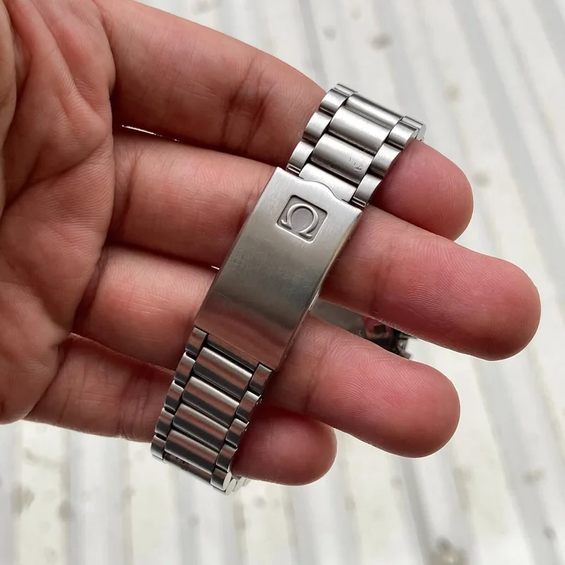 Thumb Speedmaster Professional Moonwatch