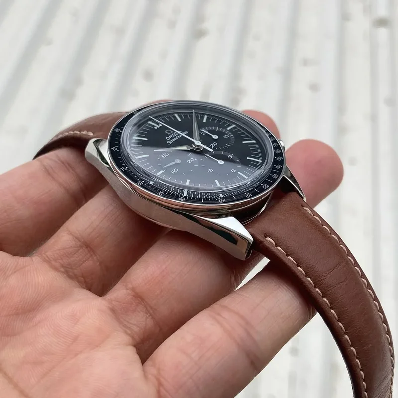 Thumb Speedmaster First Omega in Space