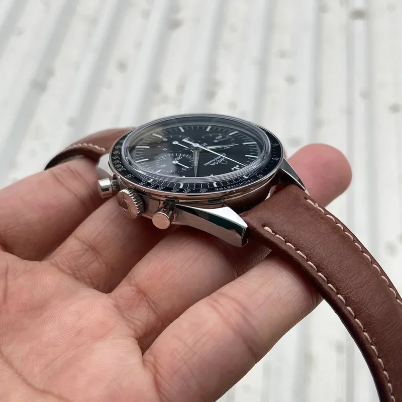 Thumb Speedmaster First Omega in Space