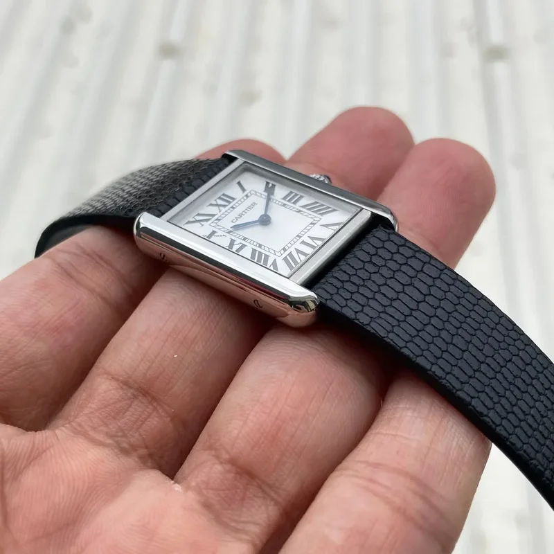 Thumb Tank Solo Small Quartz / Stainless Steel