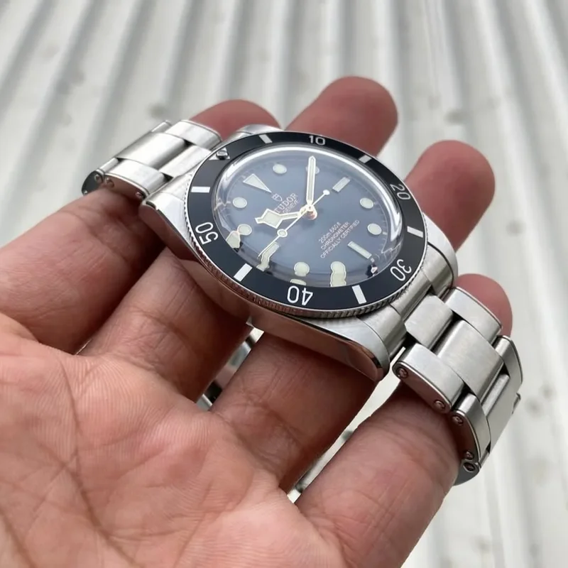 Thumb Black Bay Fifty-Four Stainless Steel / Black / Bracelet