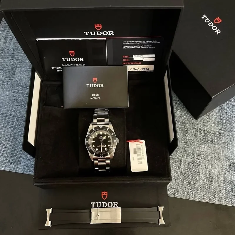 Thumb Black Bay Fifty-Four Stainless Steel / Black / Bracelet