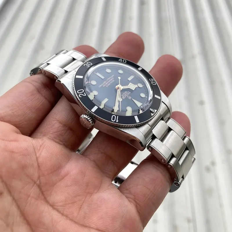 Thumb Black Bay Fifty-Four Stainless Steel / Black / Bracelet