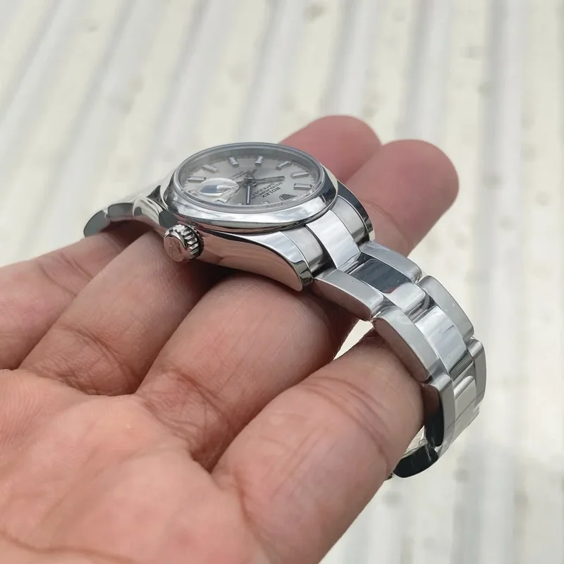 Thumb Lady-Datejust 26 Silver Oyster