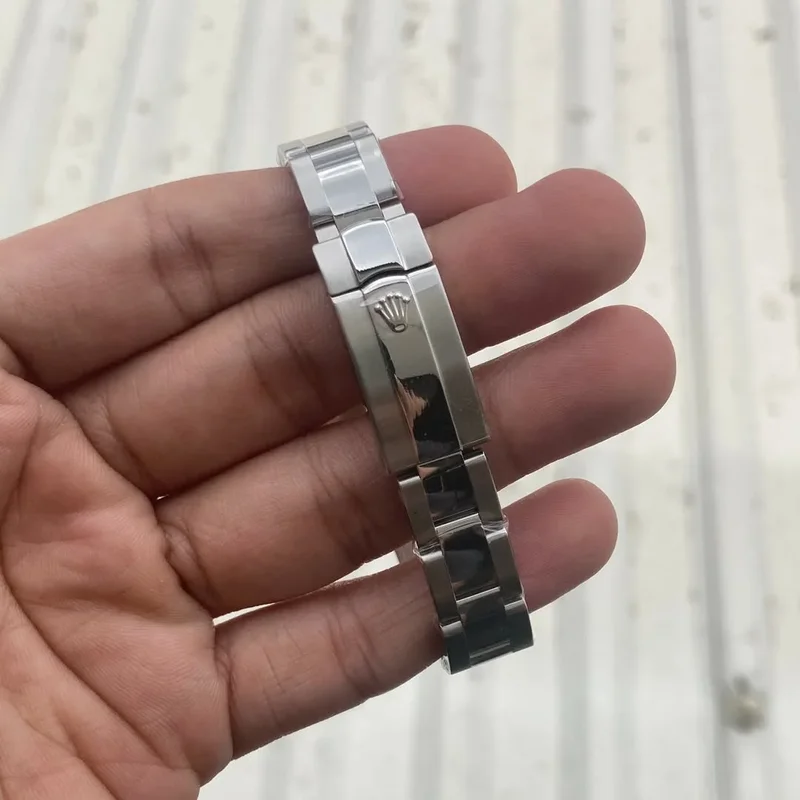 Thumb Lady-Datejust 26 Silver Oyster