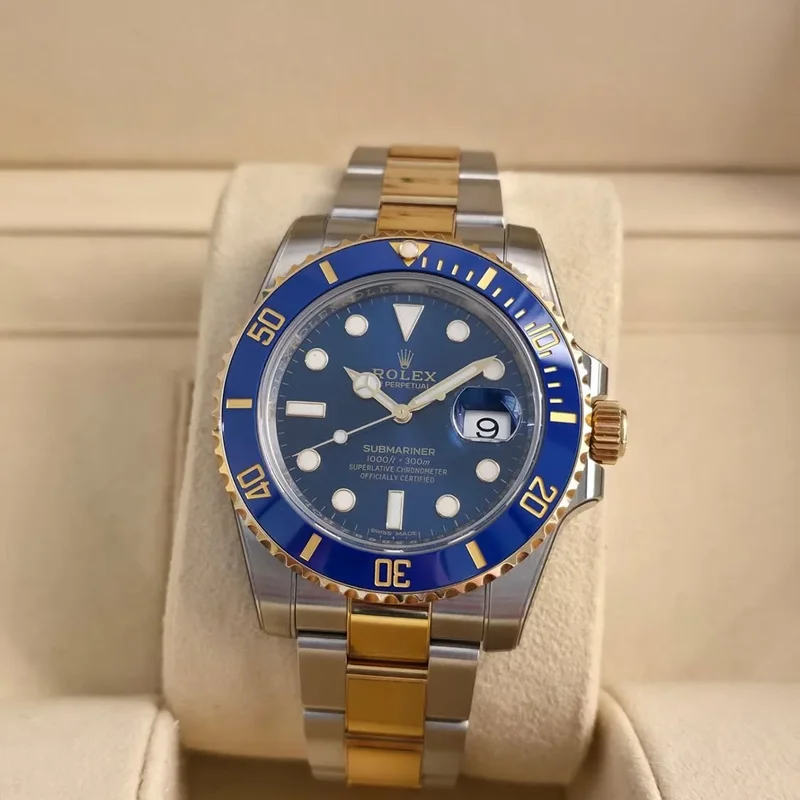 Submariner Date Rolesor / Blue / Cerachrom