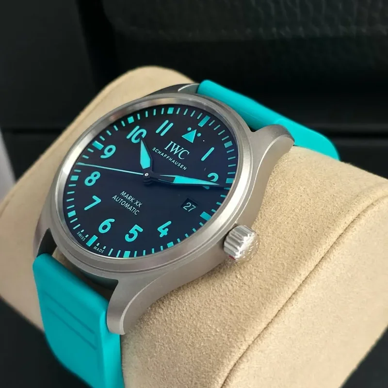 Thumb Pilot's Watch Mark XX Mercedes-AMG PETRONAS Formula One™ Team
