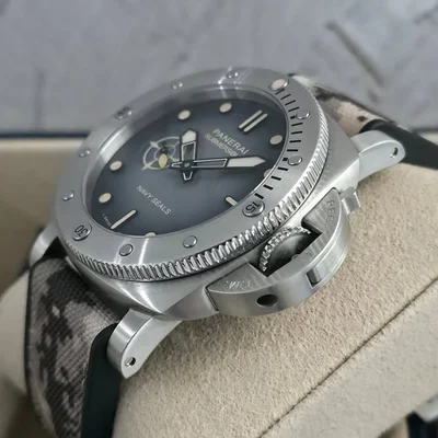 Submersible QuarantaQuattro Navy SEALs