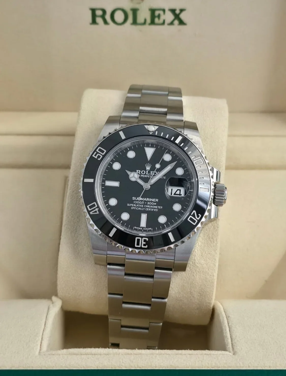 Submariner Date Stainless Steel / Black / Cerachom
