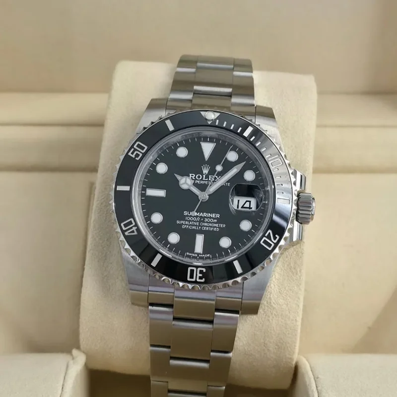 Submariner Date Stainless Steel / Black / Cerachom