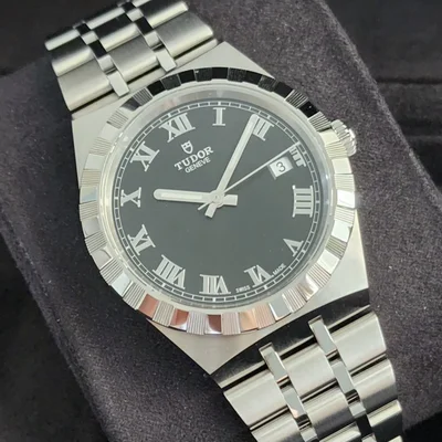 Royal Date 38 Stainless Steel / Black - Roman