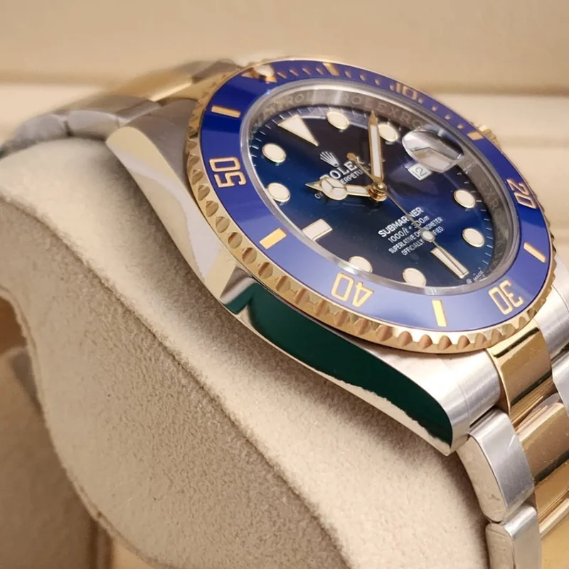 Thumb Submariner Date 41 Stainless Steel / Yellow Gold / Blue