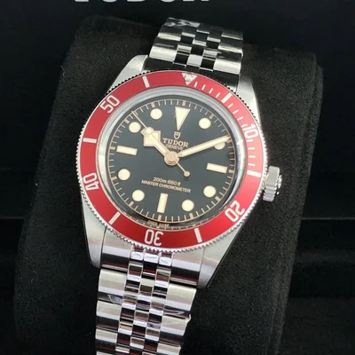 Black Bay Master Chronometer Stainless Steel - Burgundy / Black / Jubilee