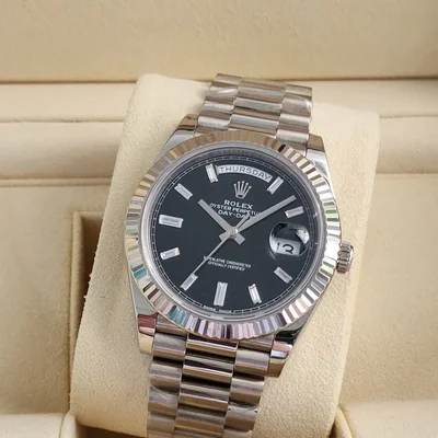 Day-Date 40 White Gold / Diamond / Black - Baguette