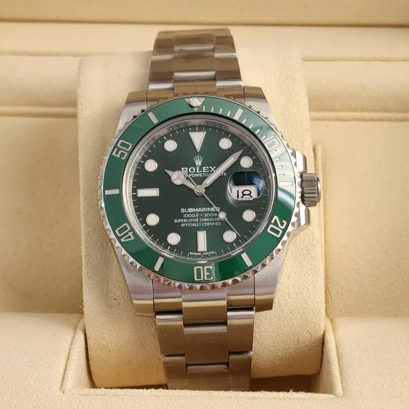 Submariner Date Stainless Steel / Green / Cerachom