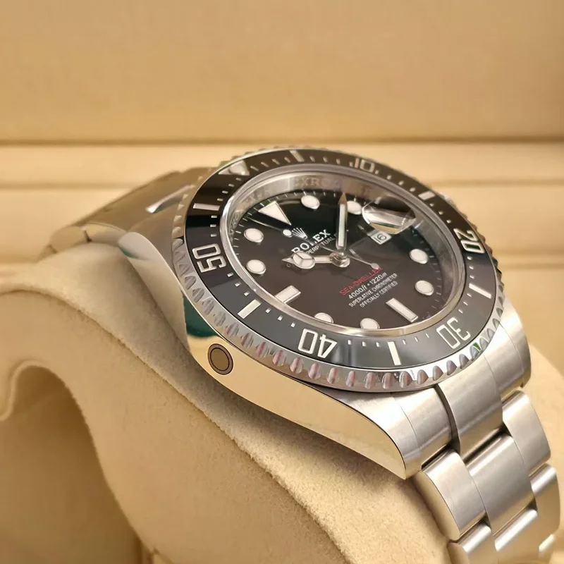 Thumb Sea-Dweller Stainless Steel / Black