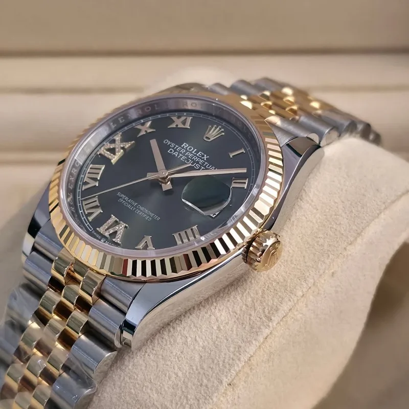 Thumb Datejust 36 Stainless Steel / Yellow Gold / Fluted / Olive Green Roman / Jubilee