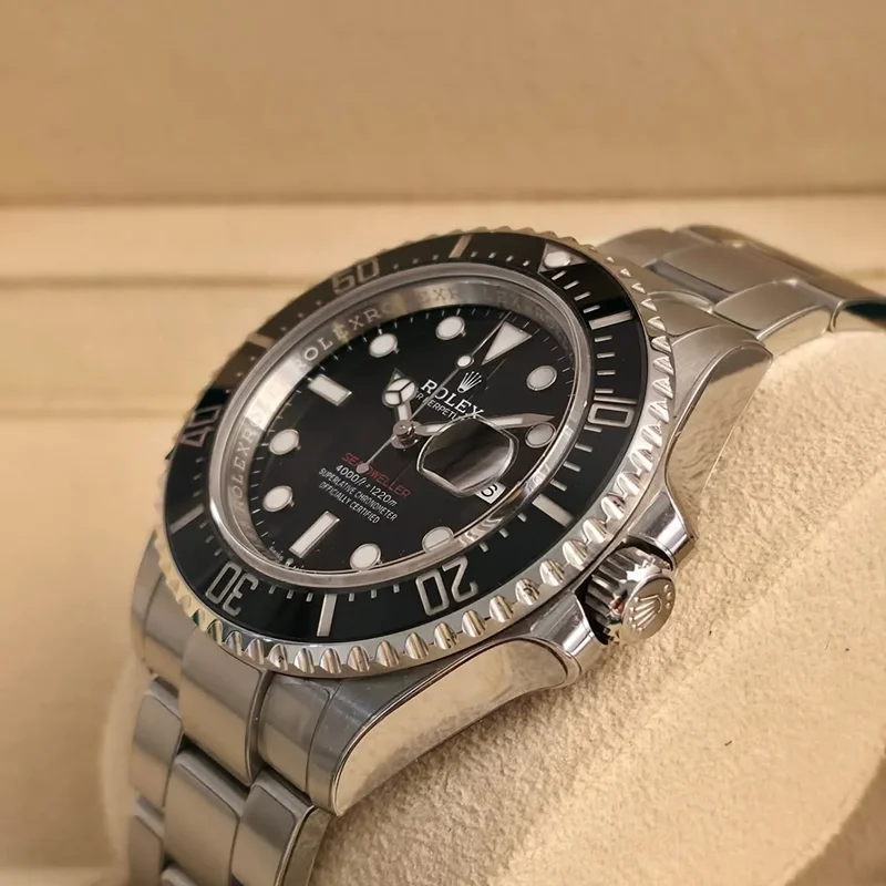 Thumb Sea-Dweller Stainless Steel / Black