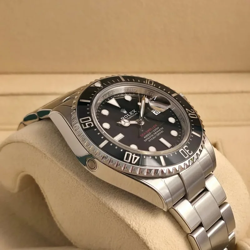 Thumb Sea-Dweller Stainless Steel / Black