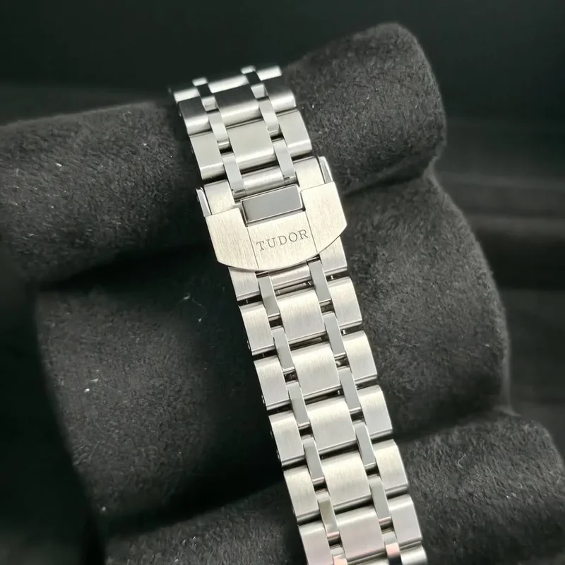 Thumb Royal Date 34 Stainless Steel / Silver - Roman