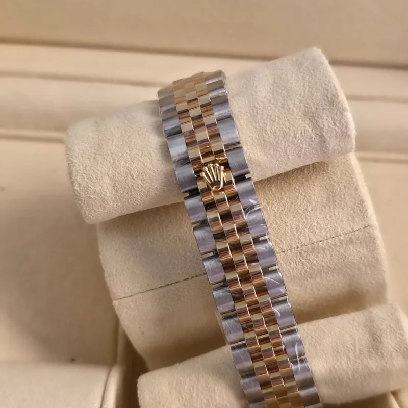 Thumb Lady-Datejust 28 Rolesor Yellow Fluted / Jubilee / Silver Roman