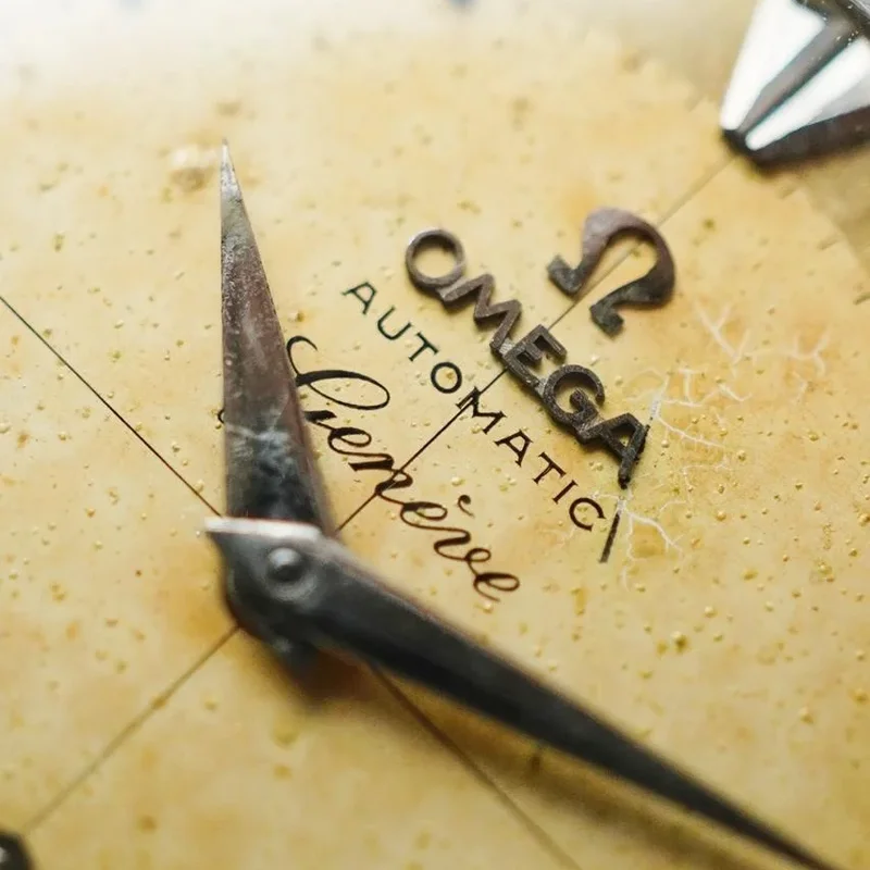 Thumb Omega Cursive Geneve Sub Second