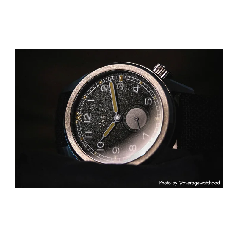 Thumb Vario 1945 D12 Raven Black Field Watch