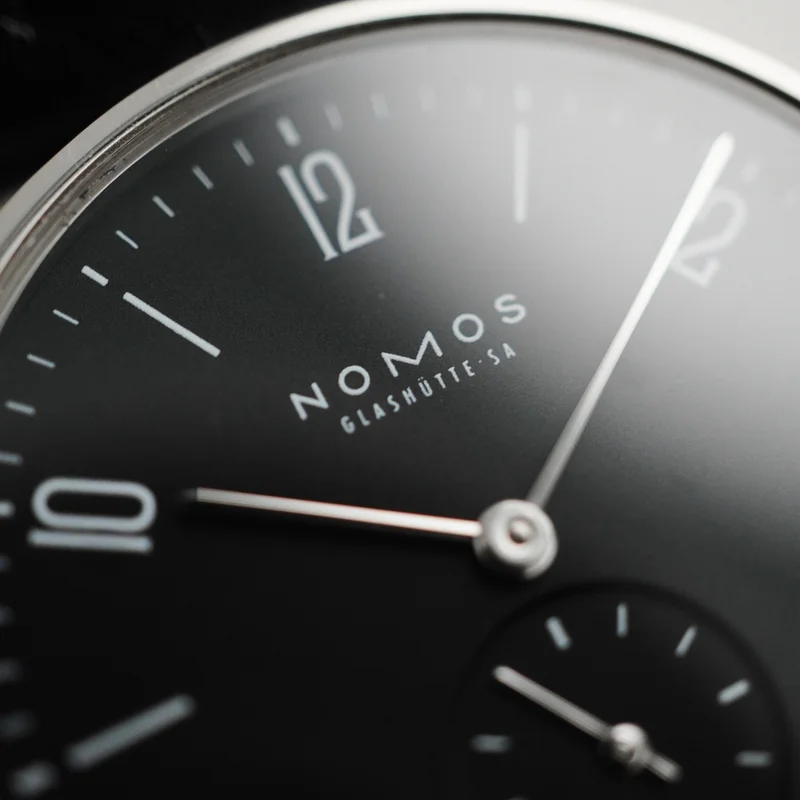 Thumb Nomos Tangente