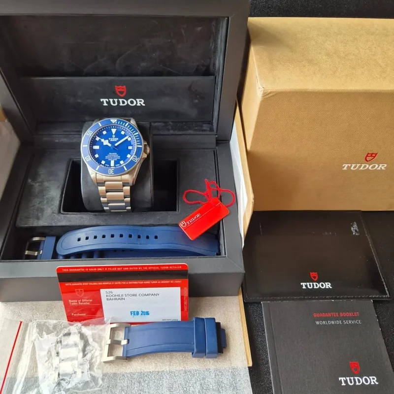 Thumb Pelagos Titanium / Blue / Bracelet