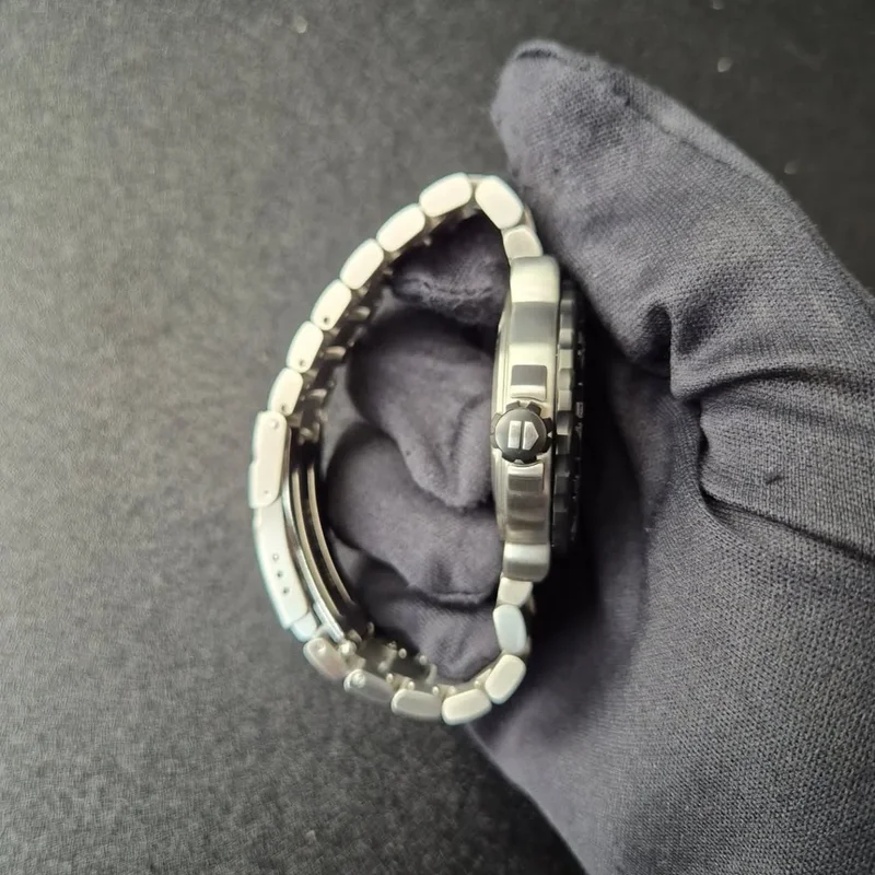 Thumb Formula 1 Big Date 42 Stainless Steel / Black / Bracelet