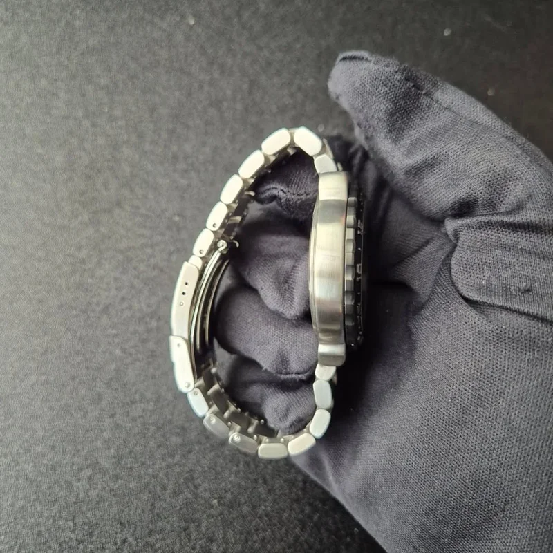 Thumb Formula 1 Big Date 42 Stainless Steel / Black / Bracelet