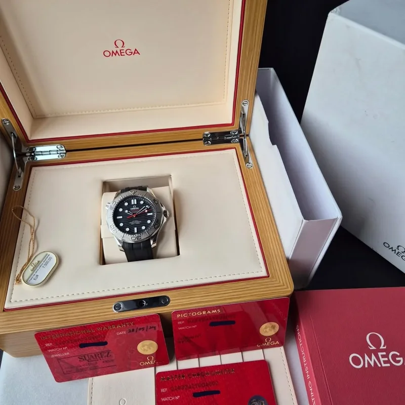 Thumb Seamaster Diver 300M Nekton Edition / Rubber