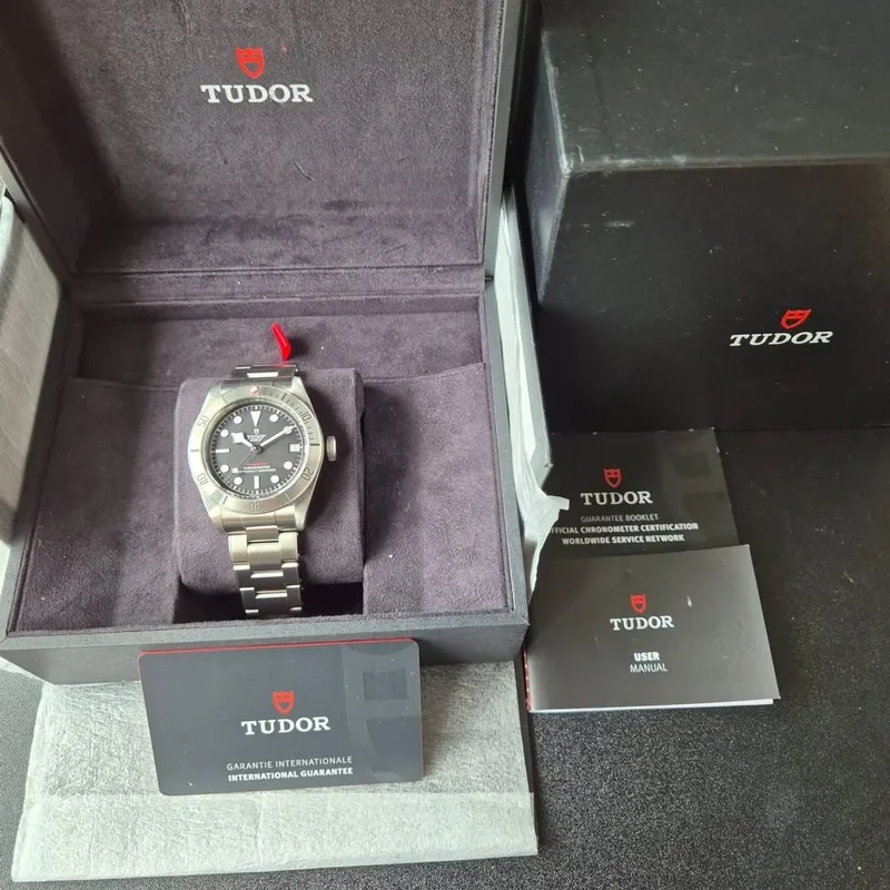 Thumb Heritage Black Bay Steel Manufacture / Bracelet