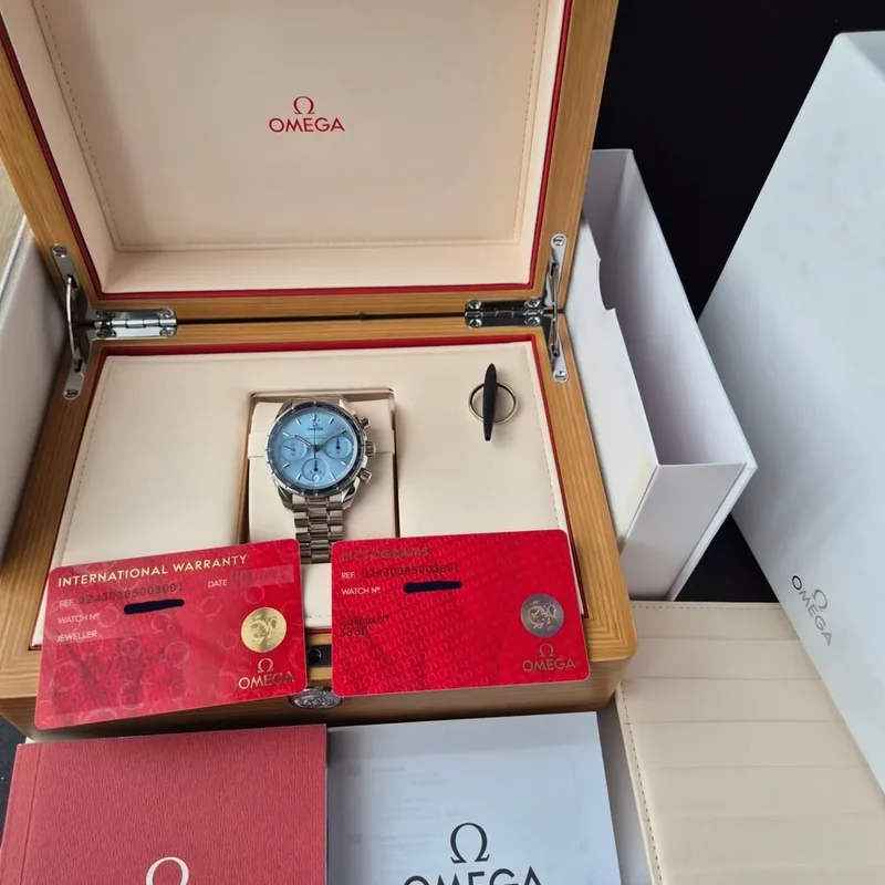 Thumb Speedmaster Co-Axial 38 Stainless Steel / Blue / Bracelet