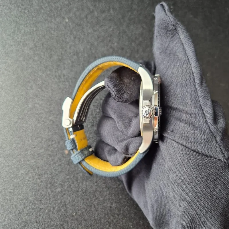 Thumb Avenger Automatic 43 Stainless Steel / Blue / Military / Folding