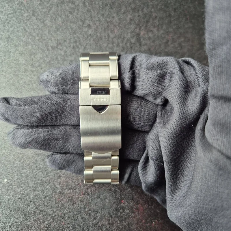 Thumb Black Bay GMT Stainless Steel / Black / Pepsi / Bracelet