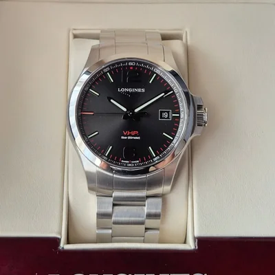 Conquest V.H.P. 43 Stainless Steel / Black / Bracelet